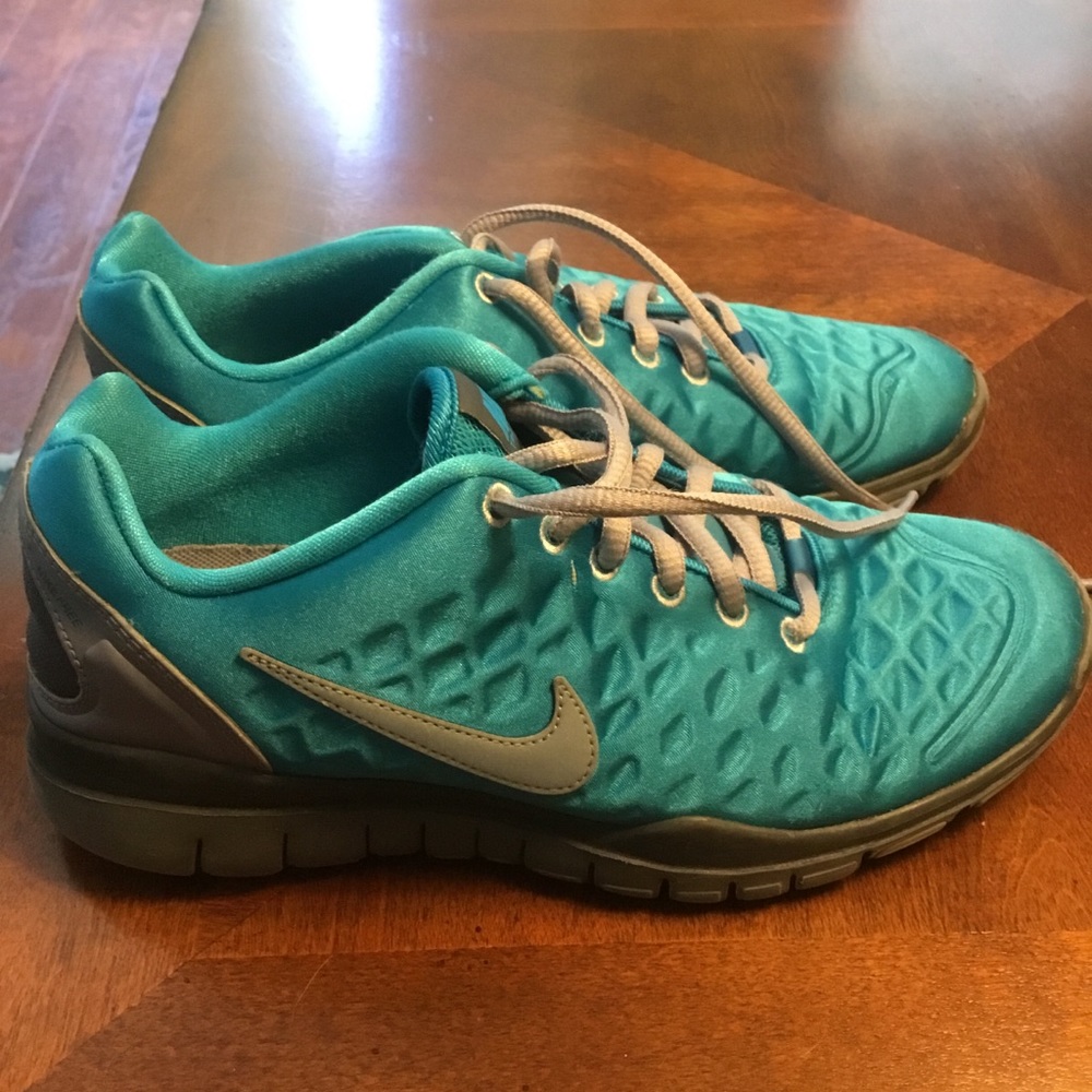 Nike Women’s Free TR Fit Winter Athletic Shoes Size 6.5